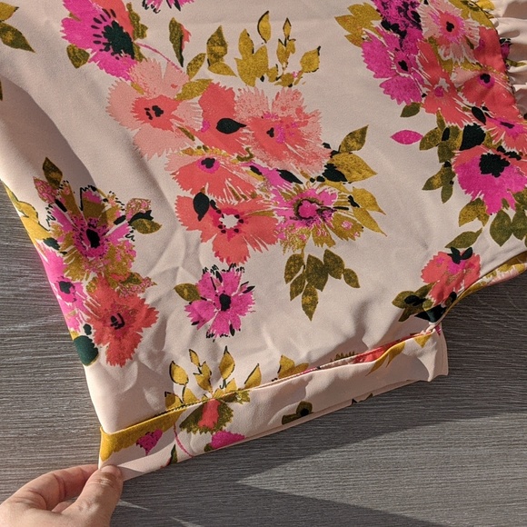 Vibrant Floral Women's Blouse - Pink and Cream - Picture 3 of 7